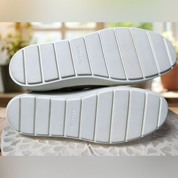 Vince Warren $295 Leather Water Resistant Suede Genuine Shearling Sneaker Boots - Picture 6 of 10